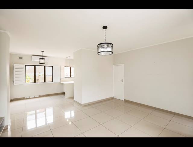 2 BEDROOM TOWNHOUSE FOR SALE IN ESSENWOOD